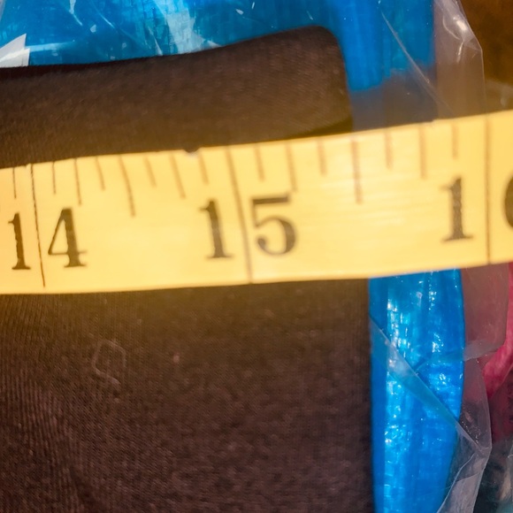 EUC CALVIN KLEIN LOGO ANKLE LEGGINGS W/CALVIN KLEIN WRITTEN DOWN SIDE OF EA LEG! - Picture 6 of 7